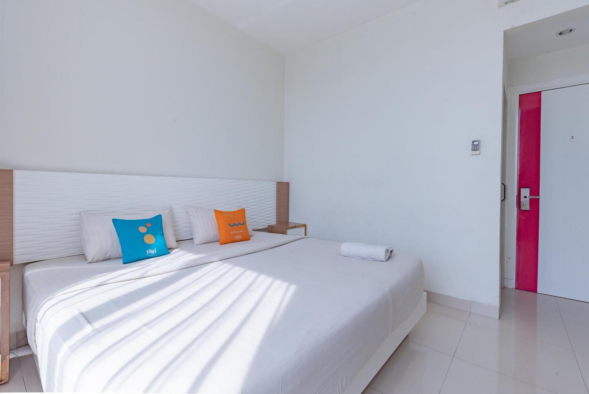 Sans Hotel Diemdi Kiaracondoong バンドゥン エクステリア 写真